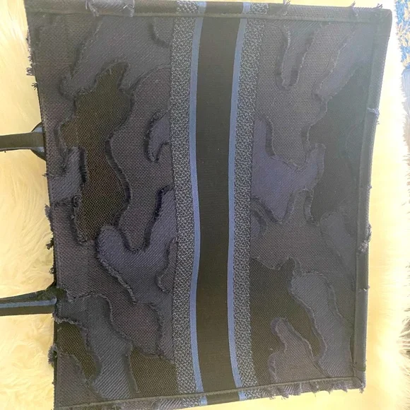 LIKE NEW💯CHRISTIAN DIOR Canvas Embroidered Camouflage Large Book Tote Blue - Picture 11 of 16
